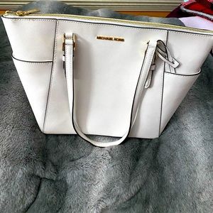 Micheal Kors purse - White